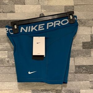 New!! Nike Pro women's 3" shorts